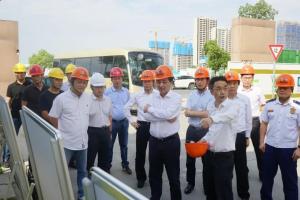 市委常委、常務(wù)副市長楊六順一行調(diào)研公司壟上花苑項目施工安全情況